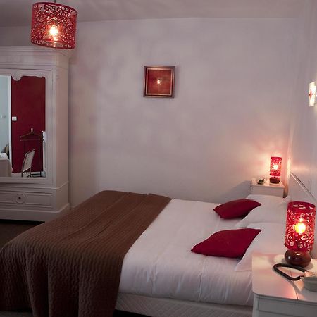 Logis Hotel Le Chrismas Châteaulin Exteriör bild