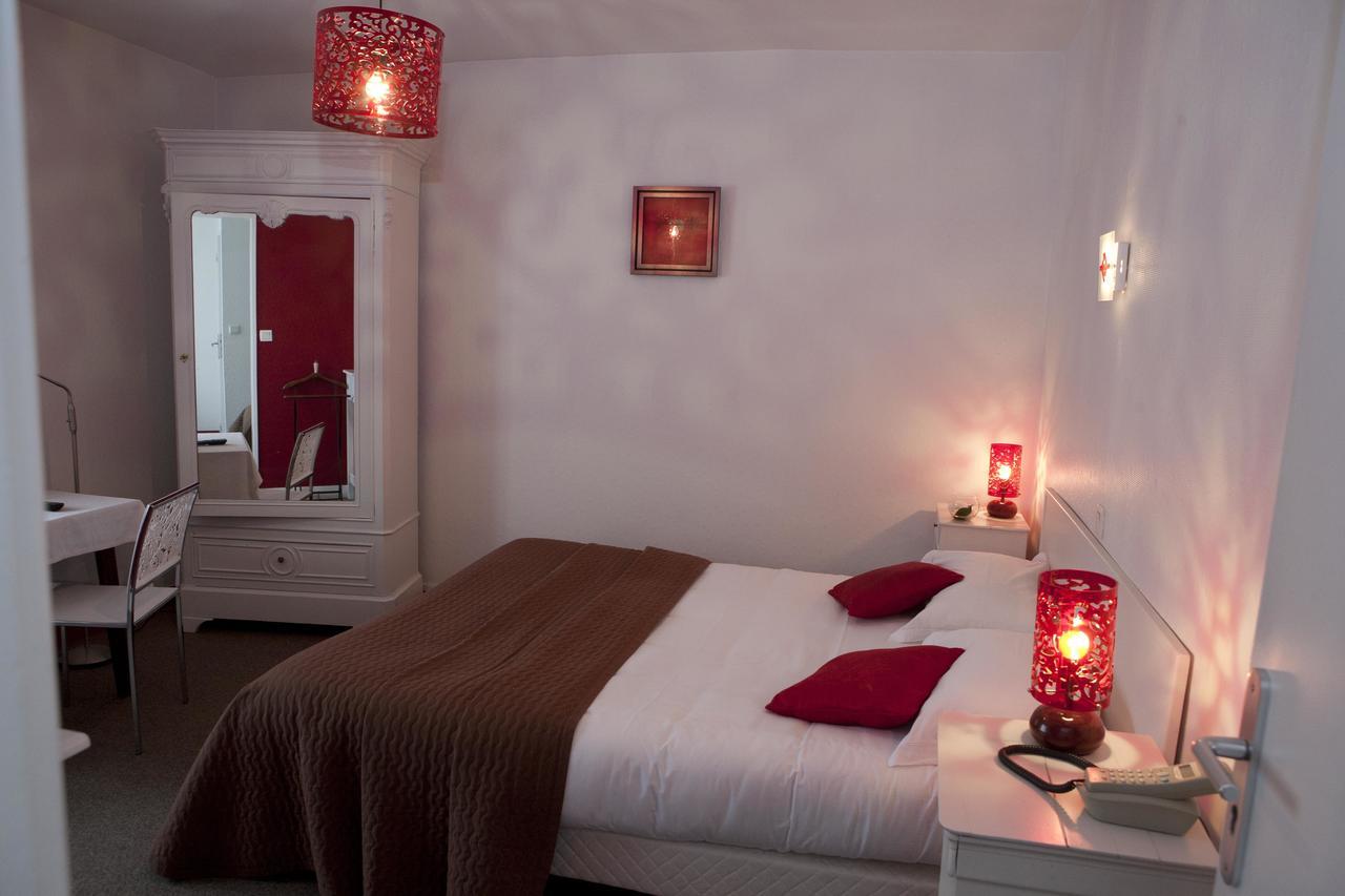 Logis Hotel Le Chrismas Châteaulin Exteriör bild